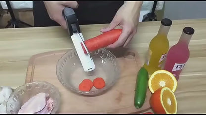 Clever Cutter – 2-in-1 knife & board.
